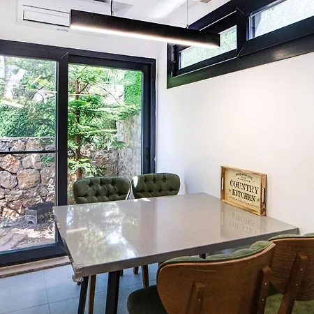 Spacious Private House In Βίλα *