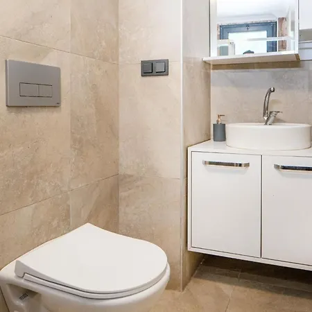 Spacious Private House In Βίλα *