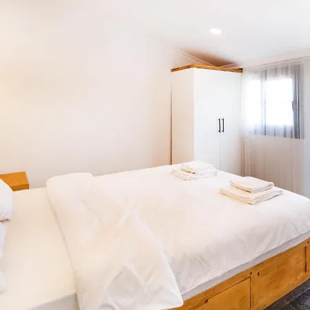 Spacious Private House In 빌라