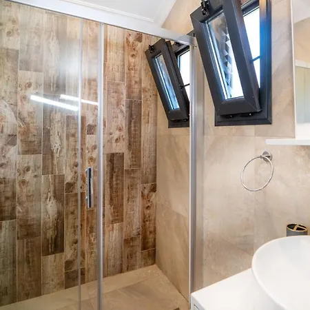 Spacious Private House In Вилла